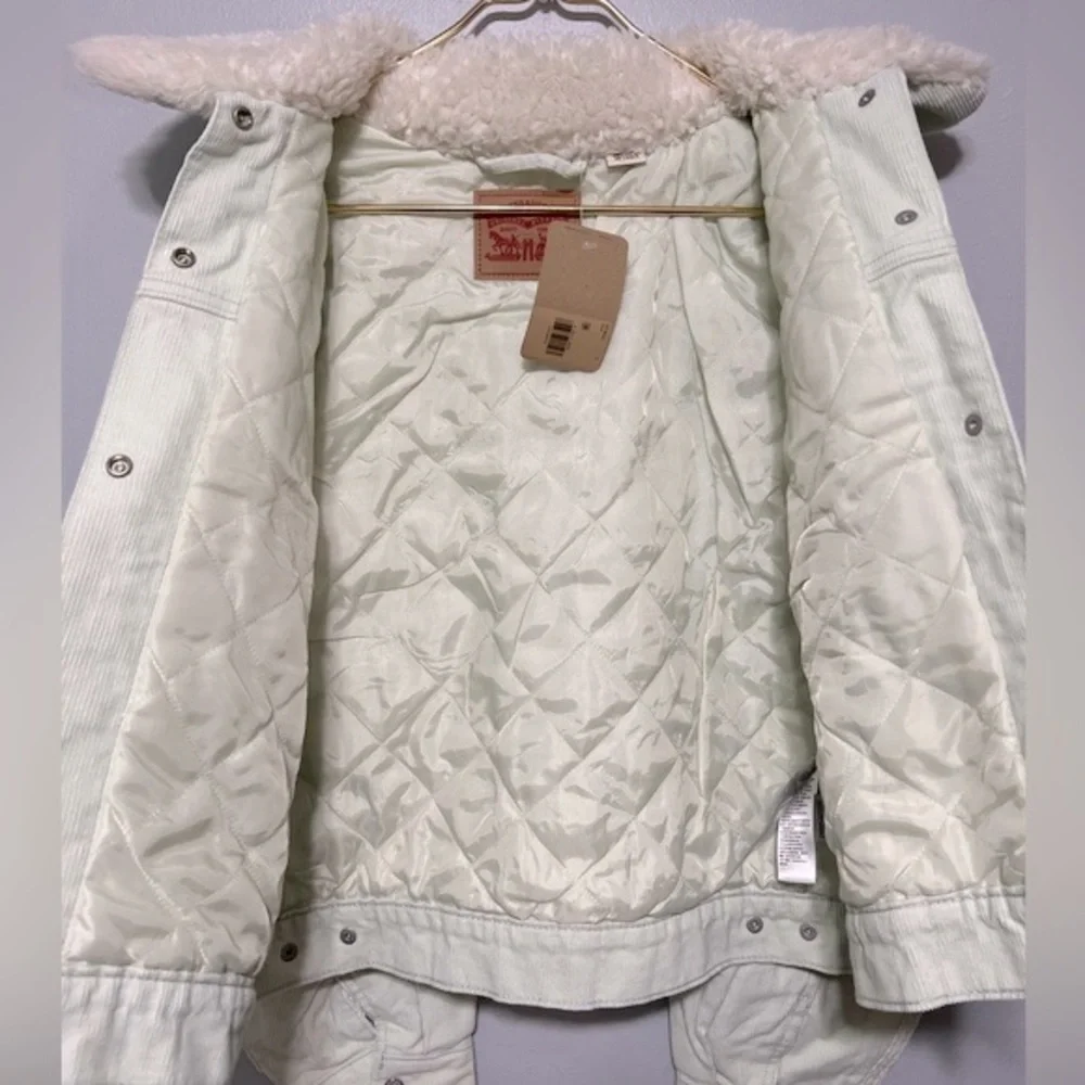 NWT Levi’s Oversized Corduroy Jacket with Sherpa Collar - Picture 7 of 8